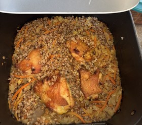 Гречка с куриными бедрами в аэрогриле.