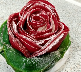 Блинная роза с кремом