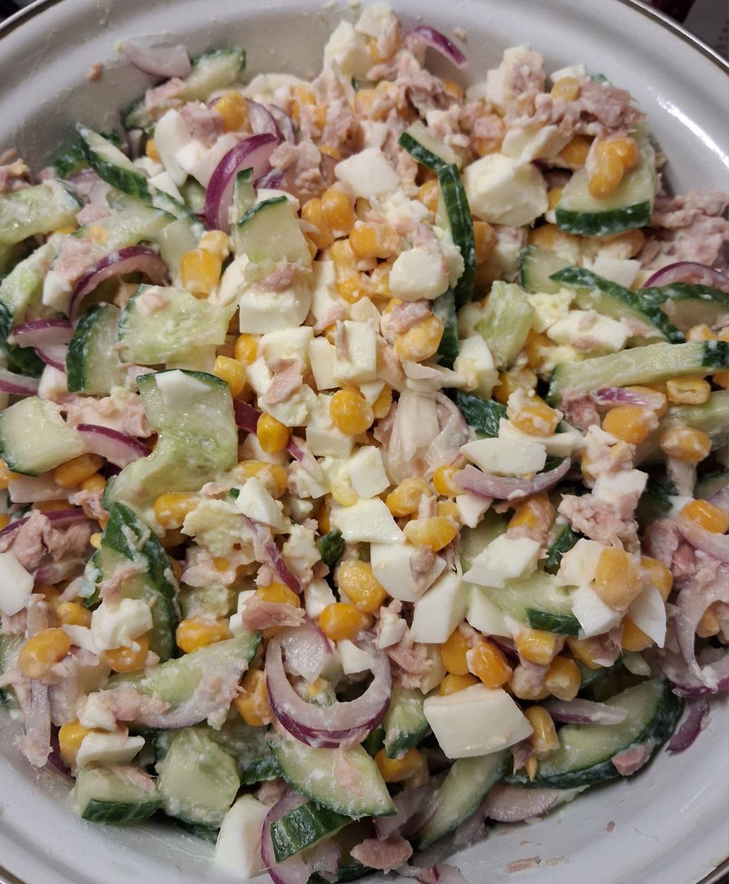 Салат с Тунцом