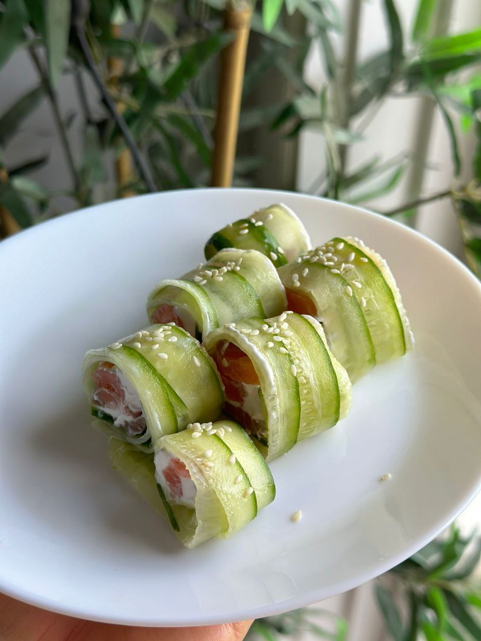 Огуречный ролл с семгой