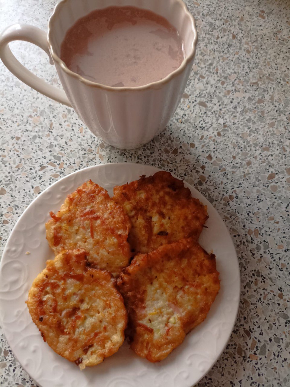 Кабачковые оладушки с колбасой