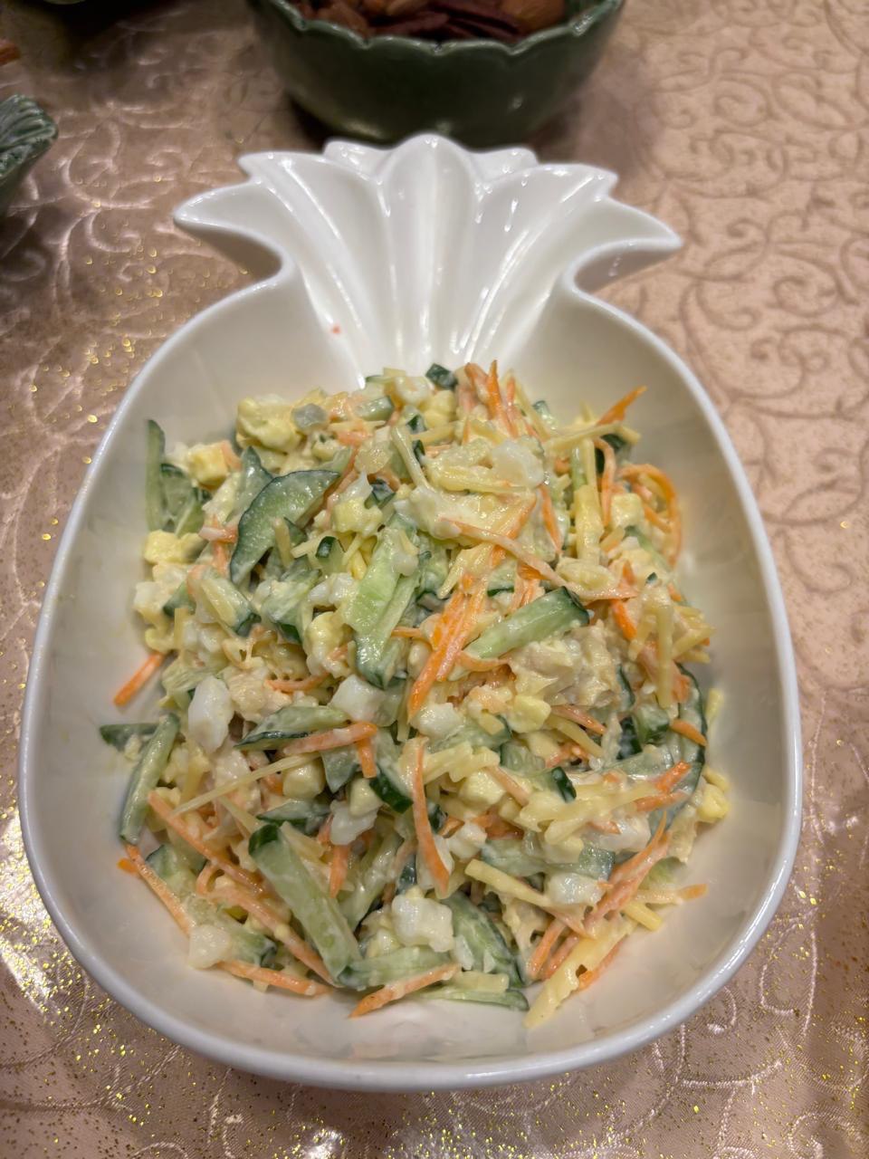 Салат с отварной курицей