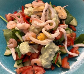 Салат с морепродуктами