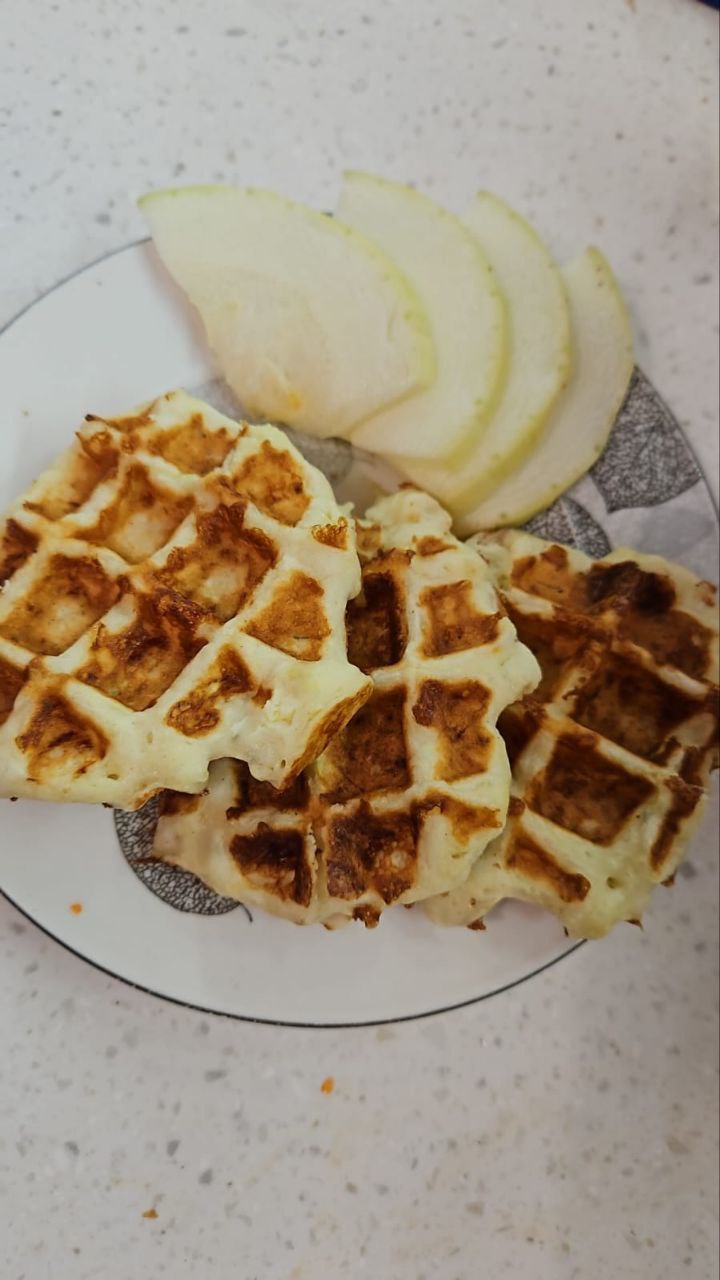 Кабачково-творожно-сырные вафли