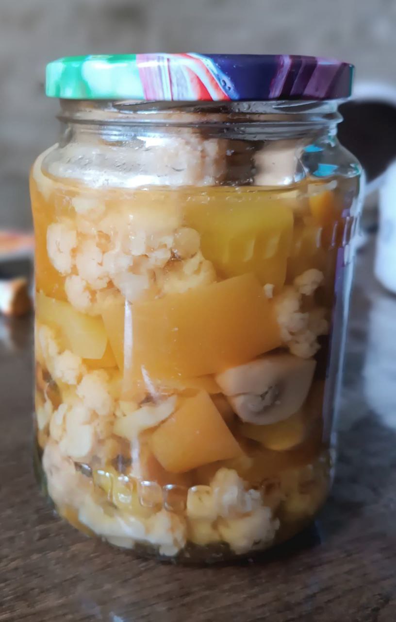 Цветная капуста с перцем и шампиньонами