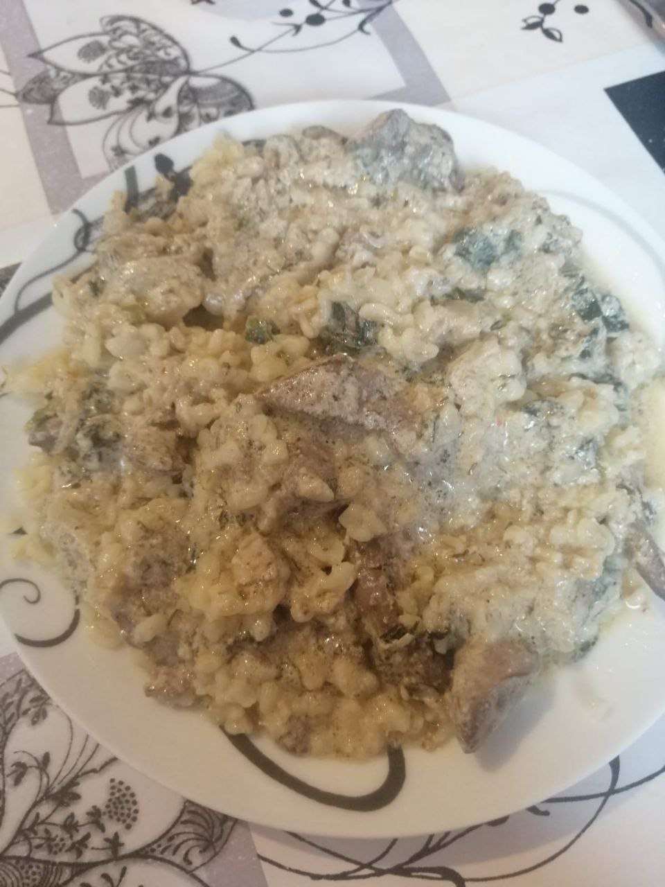 Булгур с куриной печенкой в сметанном соусе