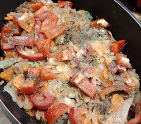 Ребра тушеные с овощами