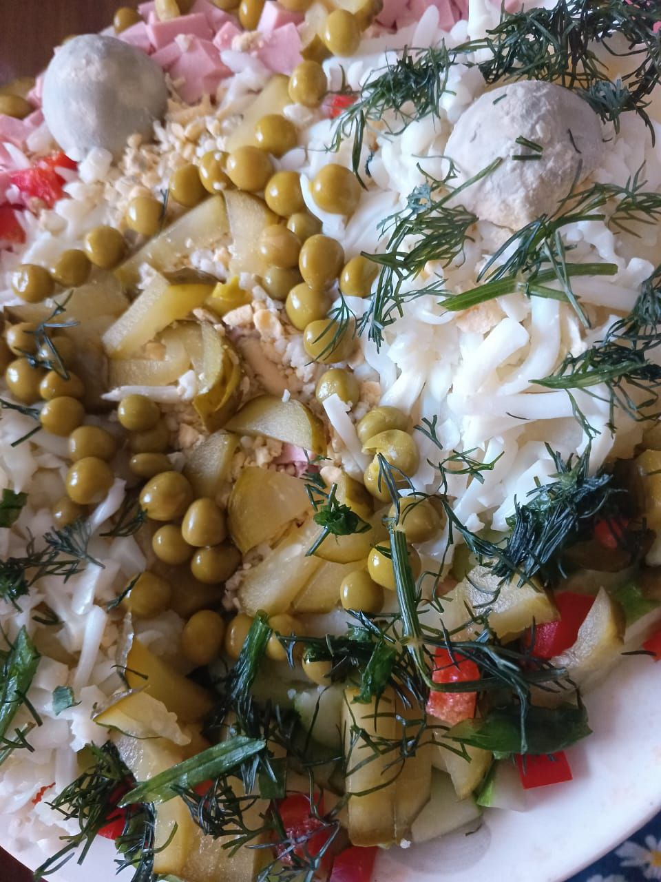 Салат Оливье с болгарским перцем