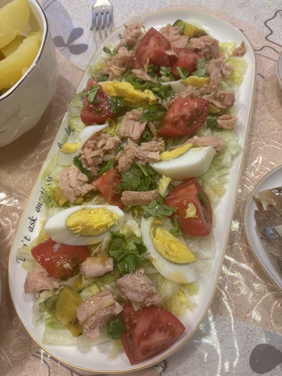 Салат с тунцом